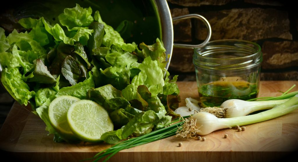 Green salad with lettuce - source of folate